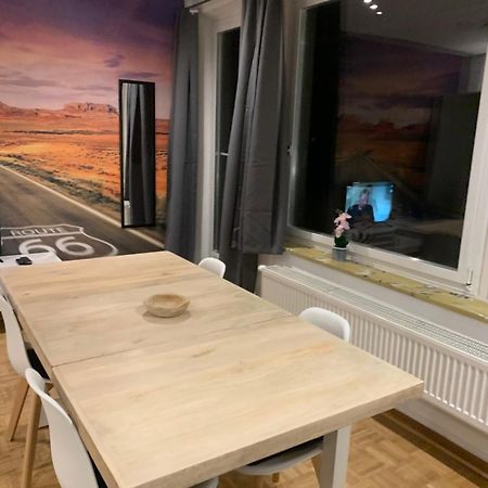 Mainpark Apartment 4 Schlafzimmer Bis Zu 10 Personen Direkt Ueber Aschaffapartment Bei Aschaffenburg Mainaschaff Zewnętrze zdjęcie