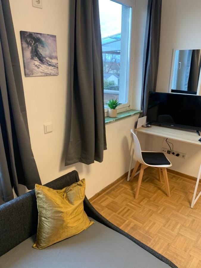 Mainpark Apartment 4 Schlafzimmer Bis Zu 10 Personen Direkt Ueber Aschaffapartment Bei Aschaffenburg Mainaschaff Zewnętrze zdjęcie