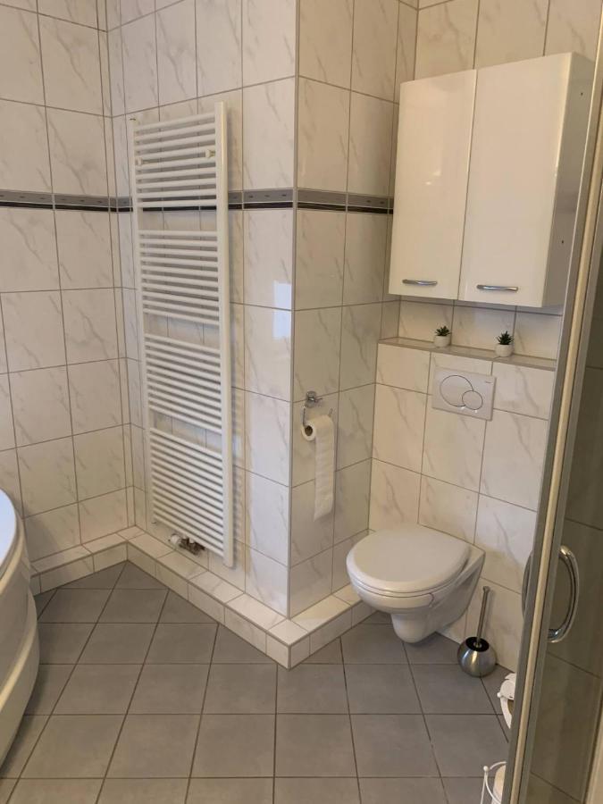 Mainpark Apartment 4 Schlafzimmer Bis Zu 10 Personen Direkt Ueber Aschaffapartment Bei Aschaffenburg Mainaschaff Zewnętrze zdjęcie