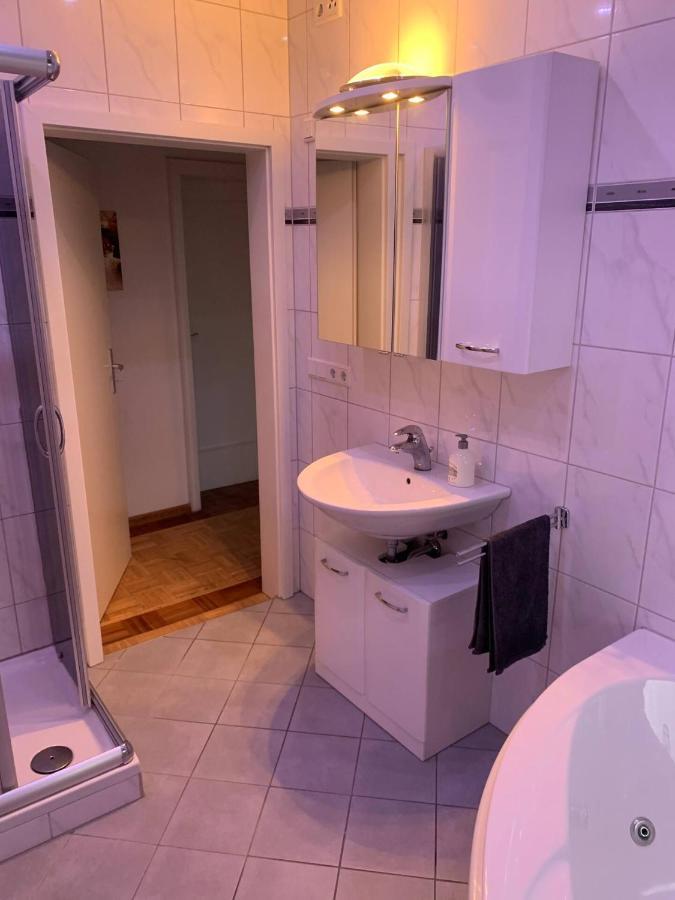 Mainpark Apartment 4 Schlafzimmer Bis Zu 10 Personen Direkt Ueber Aschaffapartment Bei Aschaffenburg Mainaschaff Zewnętrze zdjęcie